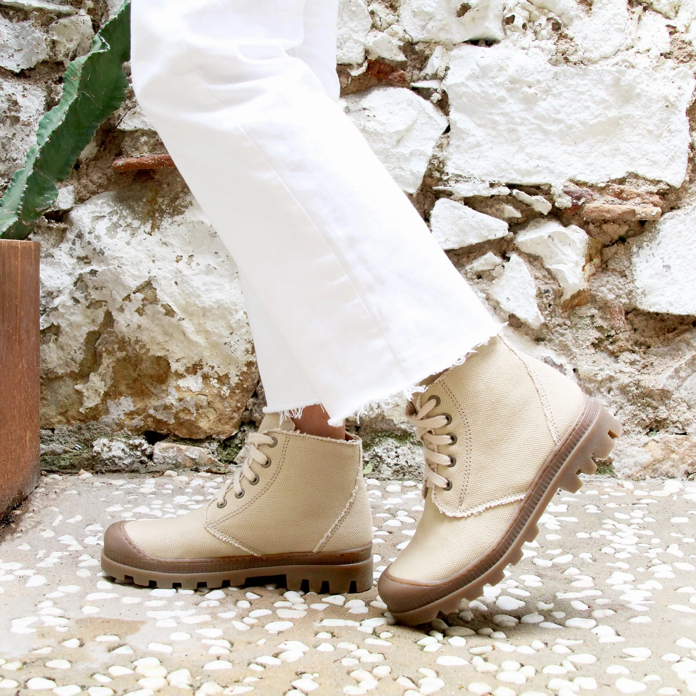 Bottines crantées toile recyclée camel